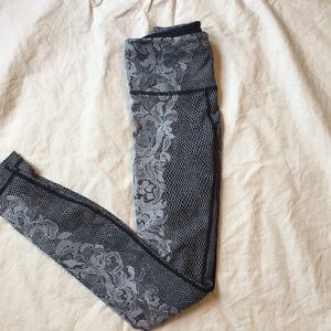Lululemon legging RARE!